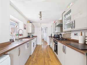kitchen- click for photo gallery